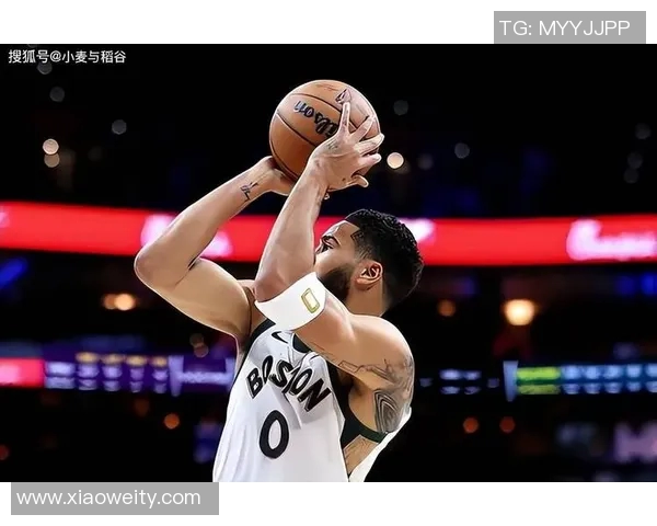 杰森塔图姆如何在NBA赛场上展现超凡实力与领袖风范